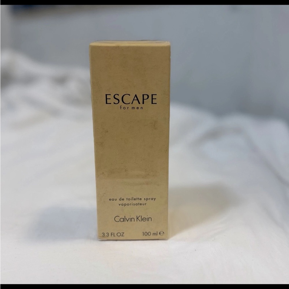 Calvin Klein Escape Eau de Toilette Spray - Tan
